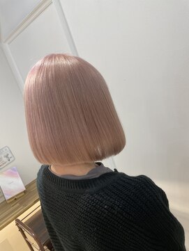 ラビスモア(Lovis moa) 外ハネボブ/ホワイトブロンド/ワイドバングブルーブラック