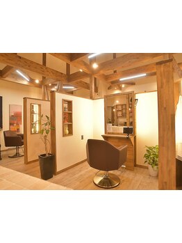 大人の女性専用サロン◎セット面は半個室・シャンプー台はフルフラットタイプで完全個室♪