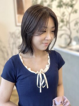 ローブ(L’AUBE) 外ハネミディアムカットブラウンカラーイルミナカラー岡崎☆