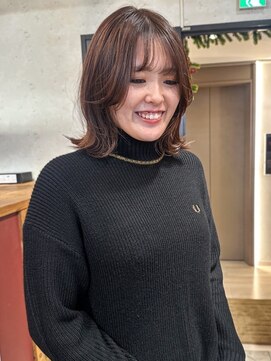 外ハネボブ アッシュブラウン 顔周りカット くびれヘア 20代