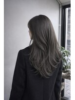 シウン(SIUN.)&nbsp;暗めグレージュ（ダブルカラー）×上品な大人レイヤー