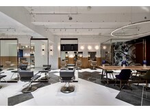 コードセブンス(Chord seventh)の雰囲気(開放感のある店内は隣のお客様との間隔も広々◎羽村美容室)