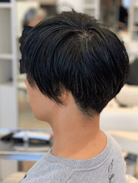 ミーティア バイ クアトロ(Meteor By QUATRO) 黒髪×マッシュ