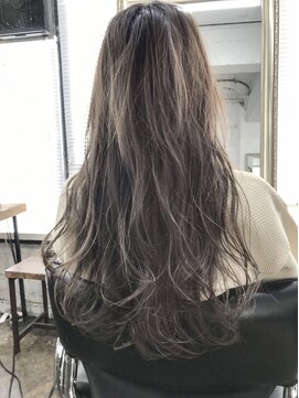 アクトゥス(AEQUITAS) ベージュアッシュハイライトロブ