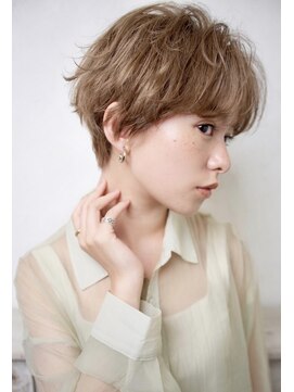 アール 西新井店(ar) 大人可愛い20代30代40代黒髪前下がりショートボブ丸みショート