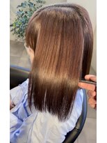 ユーリ(JUURI)&nbsp;酸性ストレートで蘇る艶髪