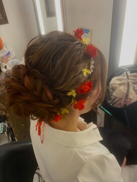 スパイア(SPIRE) ボリューム◎華やかシニオンルーズアップ