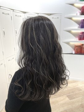 ケンジ 平塚 アネッタ(KENJE annetta) 大人ハイライト