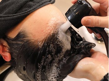 バースト(BURST)の写真/【お客様から大好評】思わず寝てしまうほどの極上のヘッドスパ★癒しのひと時をお過ごしください◎