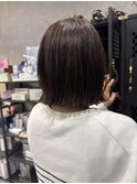 バッサリ切りっぱなしボブ