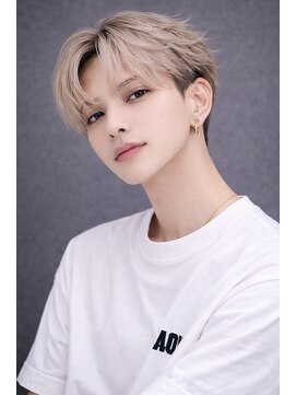 ヘアールーム アート(hair room a to by NYNY) コンマフェザーパーマ×ミルクティー