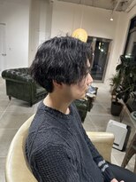 シラス(SiLasu)&nbsp;メンズセンターパート×ツイストスパイラルパーマ