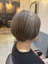 ヘアーサロン キー(Hair salon key) グレージュショート