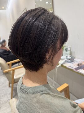 テラス アヴェダ 大丸心斎橋店(Terrace AVEDA) 首元スッキリ！大人美シルエットショート