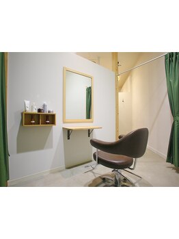 大人女性の髪の悩みを解決してくれるサロン―。お悩みに寄り添い、解決に導きます！