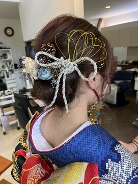 コアフィールフィス(COIFFURE fils) 《見附　今町》成人式ヘア　シニヨン　金箔　ドライフラワー