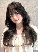 韓国アイドルの様な大きなくびれが特徴的！