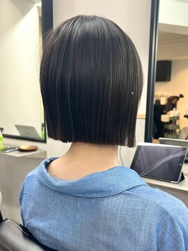 ラフ 新宿(Laff) 新宿 縮毛矯正 髪質改善 前下がりボブ 切りっぱなしボブ ボブ