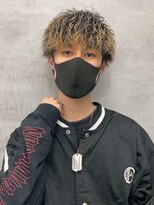 スペインカールスパイキーショートブルーブラックフェザーパーマ