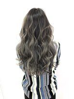 salon de MiLK 札幌大通店【サロン ド ミルク】 根元が伸びても気にならないナチャラルバレイヤージュ