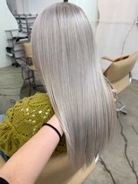 プネル 渋谷(PUNEL)&nbsp;シルバーカラー 寒色ハイトーンアイスシルバー ケアブリーチ2回