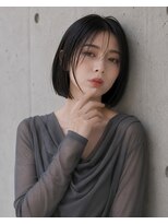 コク(koku) 大人可愛い黒髪切りっぱなしボブ