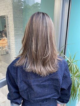 リーホリエ(Lee Horie) 【手島】たっぷりレイヤー×ベージュハイライト