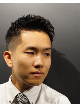 銀座 シノ 本店(shino) <理容室>メンズ　パーマ　アイロンパーマ　顔剃り