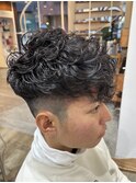 スペインカール メンズパーマ スパイラル  フェード 海外風
