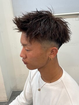 バース バイ ハピネス(BIRTH by happiness) men's フェードジェットモヒカン　ツイストパーマ