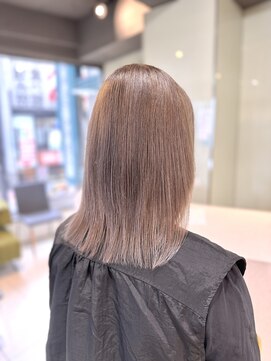 モア 下通店(MORE) 夏から秋へ　柔らかベージュ