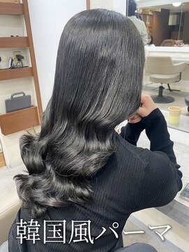アミー 銀座(Ammy) ツヤ感たっぷり。韓国風コテ巻き風パーマ/レイヤー