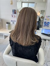 スリーセブントーキョー(Three Seven Tokyo 37) 上品な明るい白髪ぼかし！