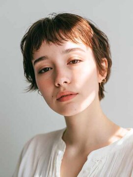 トクテ 吉祥寺(tokute) くびレイヤーエモージュグレージュカラーくびれショート/吉祥寺