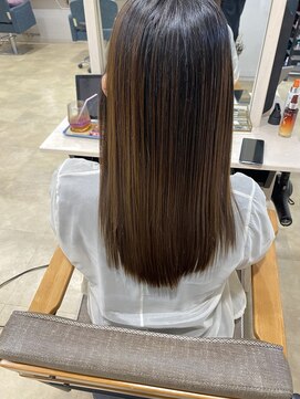 アンジュベイナハ (Ange Bay NAHA) パヤパヤした毛はトリートメントではおさまりません。