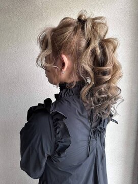 トランク(TRUNK) ハイポニーヘアアレンジ