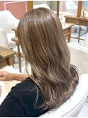 ミルクティーベージュ×ハイライトロングデザインカラー