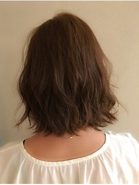 ロンド 銀座(Lond) ベージュウェーブボブ 担当本田