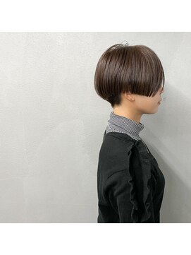 タグ(#tag) #赤みなしベージュ×刈り上げショート