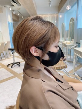 ロンド ストラーダ 心斎橋(Lond strada) 【津賀　涼】大人美人ショートイメチェン白髪ぼかしモード