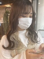 ヘアーアンドメイク ビス(HAIR&MAKE bis) 一度はやりたいホワイト系インナーカラー♪【青柳みゆ】