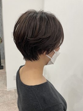 シダ(sida SAIIN) 20代30代40代 大人くびれショートクラッシースタイル