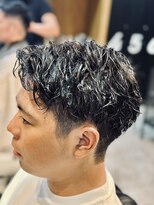 フランクスバーバー アンド ビアークラブ(FRANK'S BARBER and BEER CLUB)&nbsp;ツーブロックツイストアップバング黒髪束感ショートアッシュ