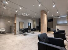 アオ(ao.)の雰囲気（【南浦和駅徒歩4分】黒、グレー、木目と落ち着いたシンプル店内）