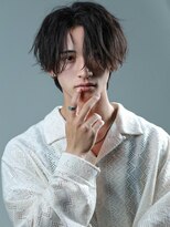ソフトツイストスパイラルパーマセンターパートウルフメンズヘア