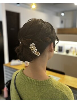 【結婚式ヘア】お呼ばれシニヨンヘア
