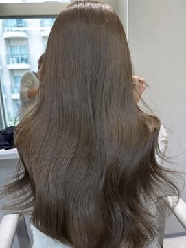 ロング　ケアブリーチ　ミルクティーベージュ　顔まわり　10代