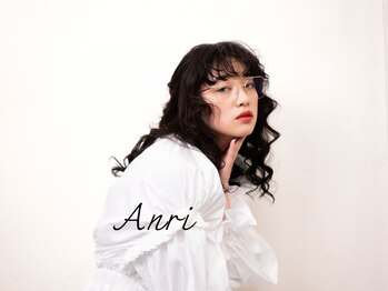 アンリ(Anri)の写真/パーマの持ちが◎乾かしてからちょっとワックスやムースをつけるだけで簡単にセットができるのが嬉しい♪