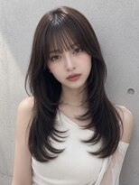 ユーフォリア 新宿通り(Euphoria)&nbsp;ぱっつん前髪ロングレイヤー透明感グレージュカラー