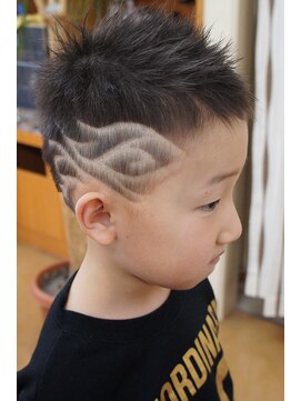 カプリヘアーデザイン(Capri Hair design) キッズバリアート☆トライバルデザイン